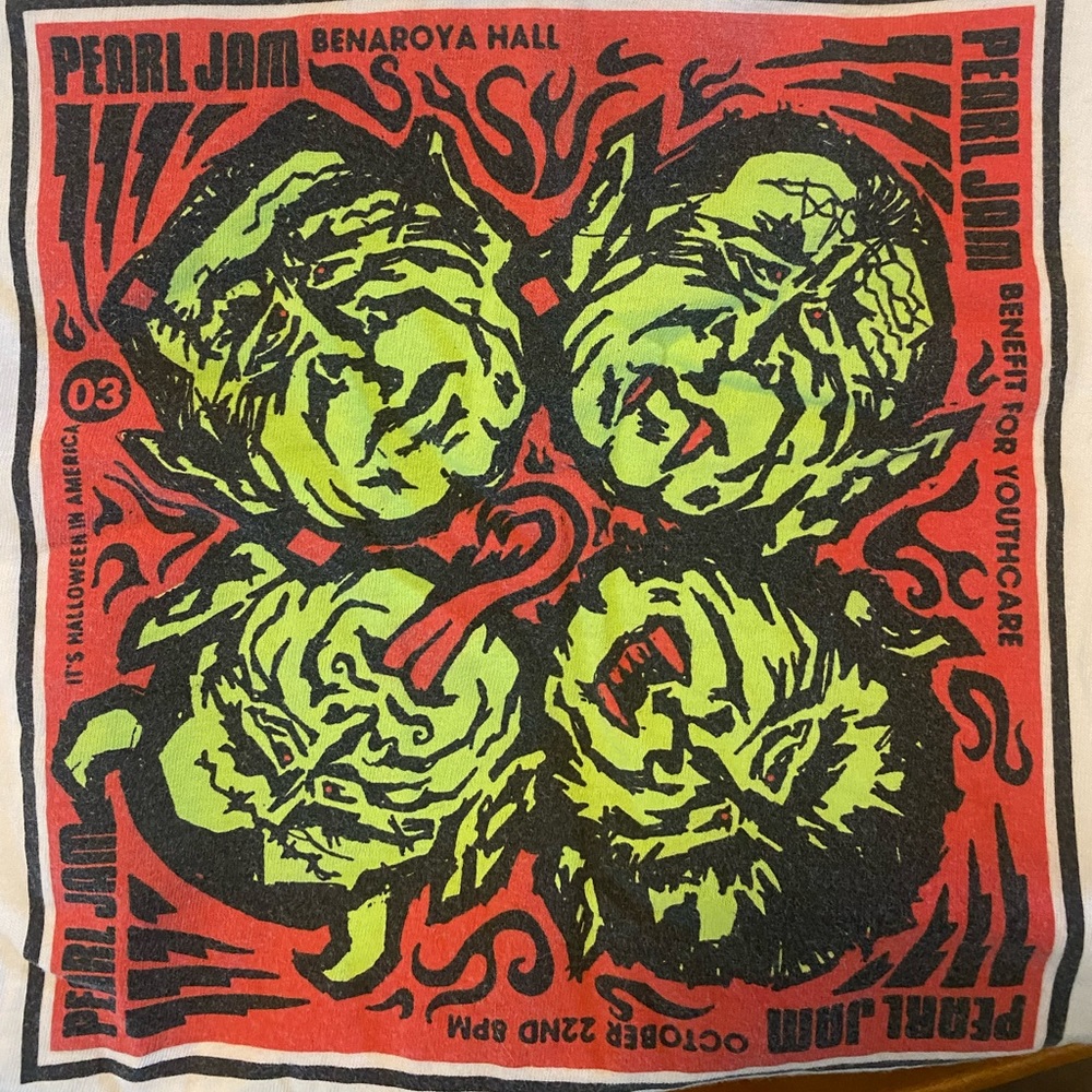 Vintage 2003 Pearl Jam Halloween benefit concert tee
